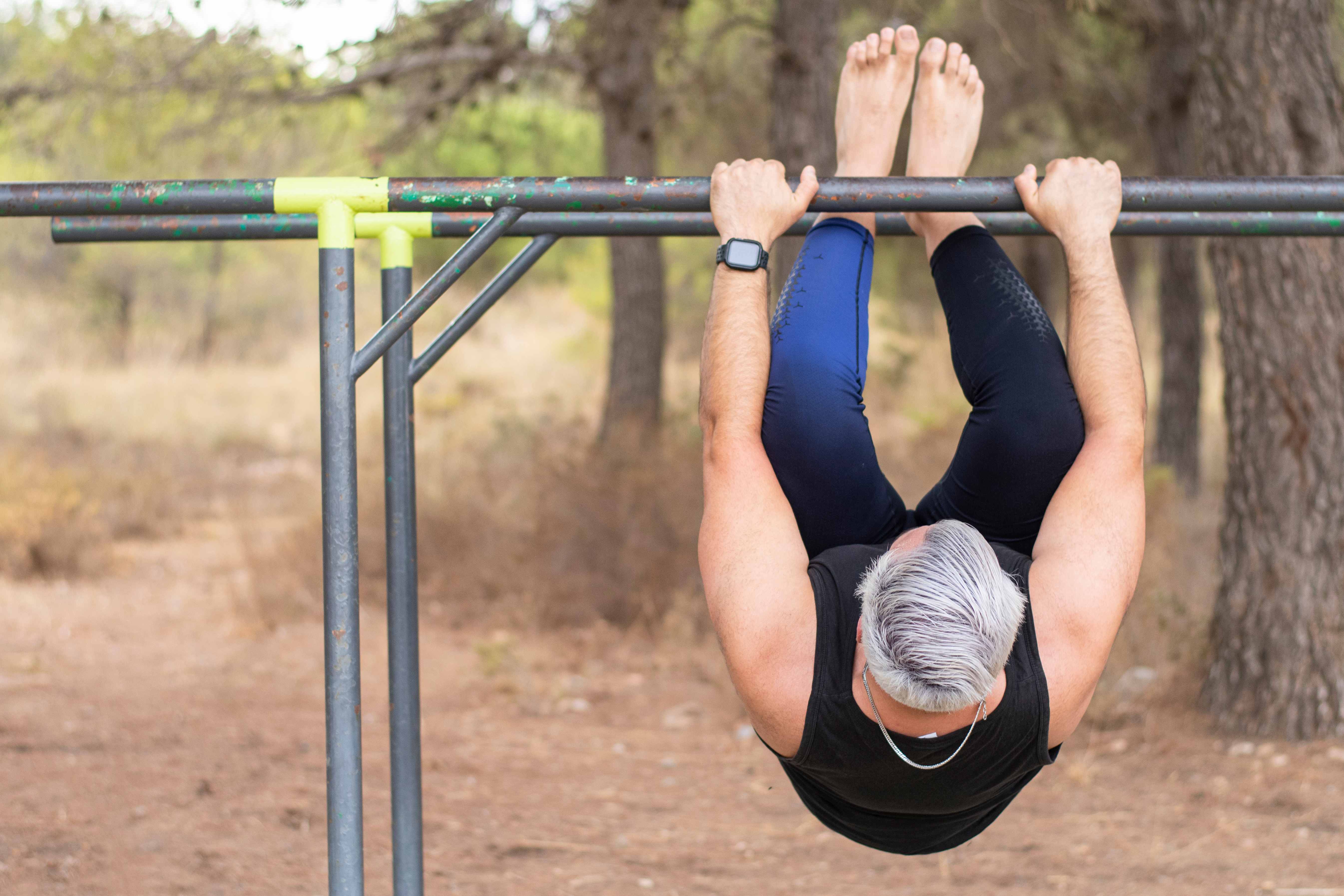 Классические подтягивания: Прямой хват