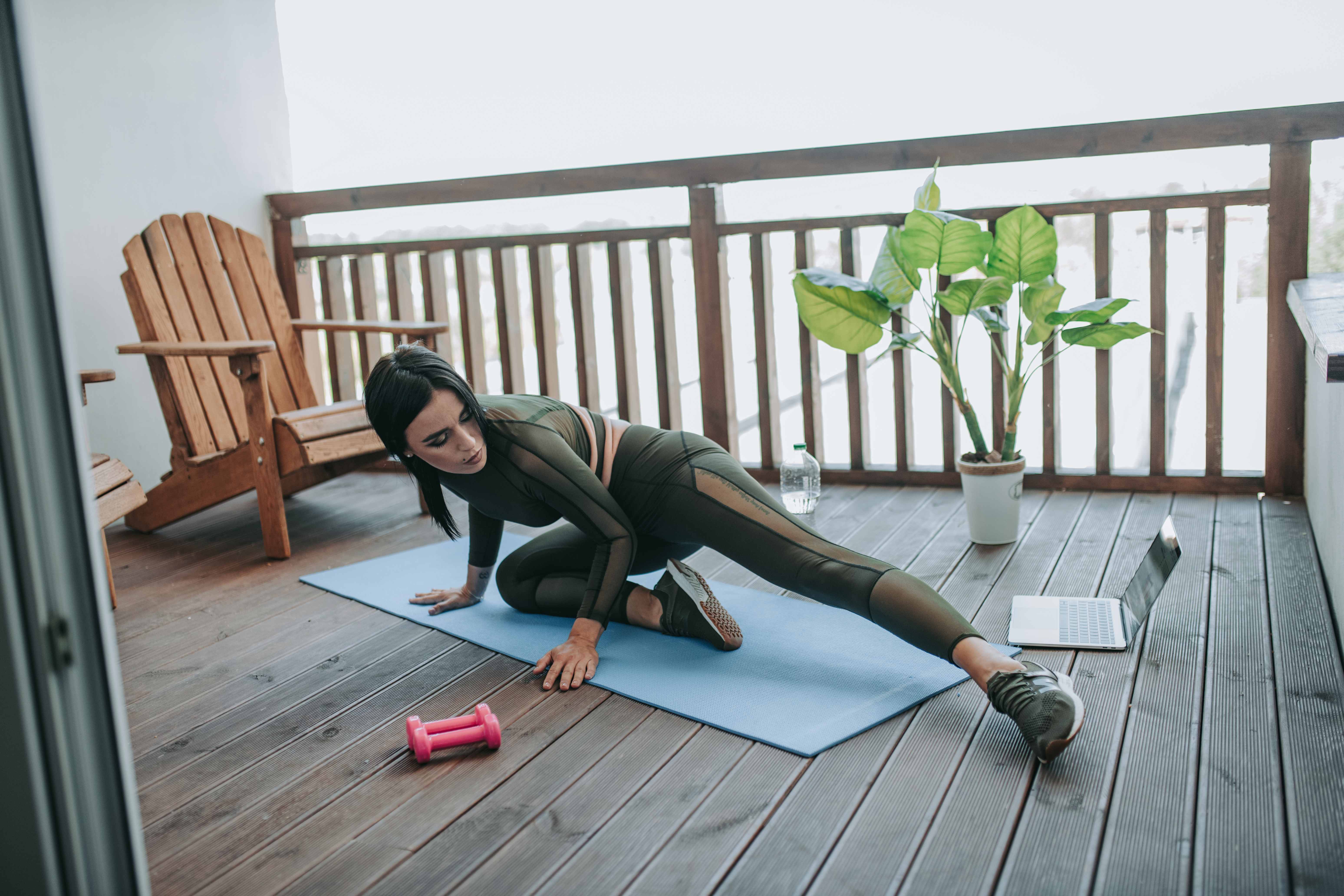 Разнообразие планок: 9 вариантов для домашней тренировки